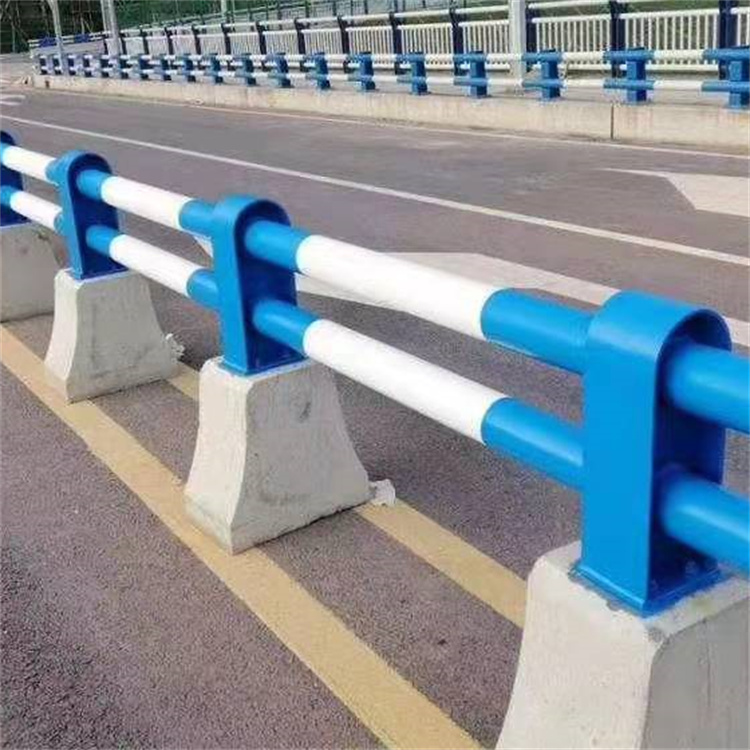 重庆水泥墩防撞护栏